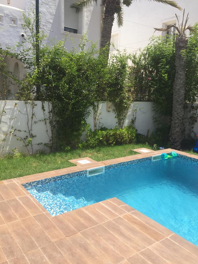 Avec Piscine * Triffa